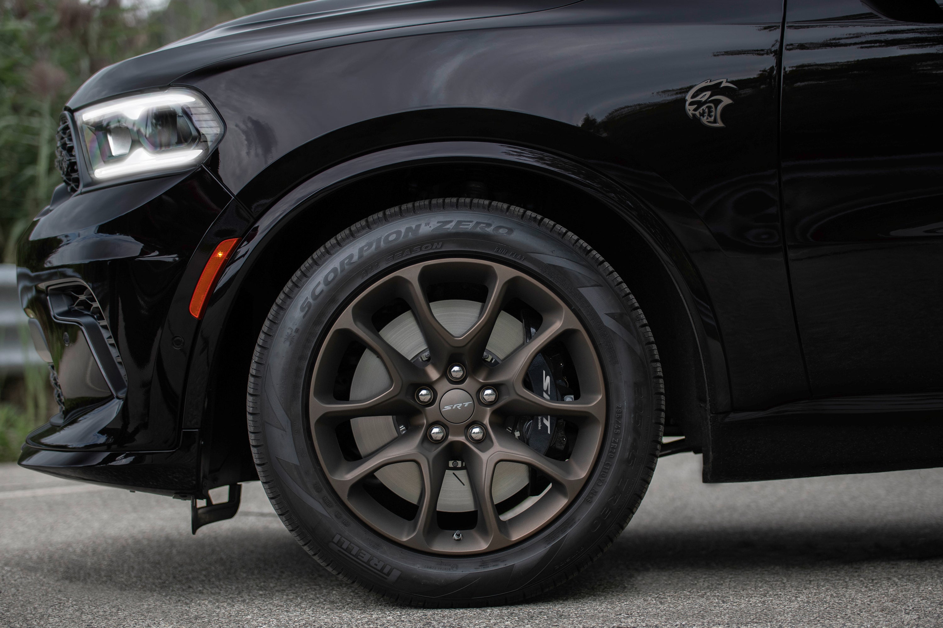 side profile of the dodge durango front driver's wheel